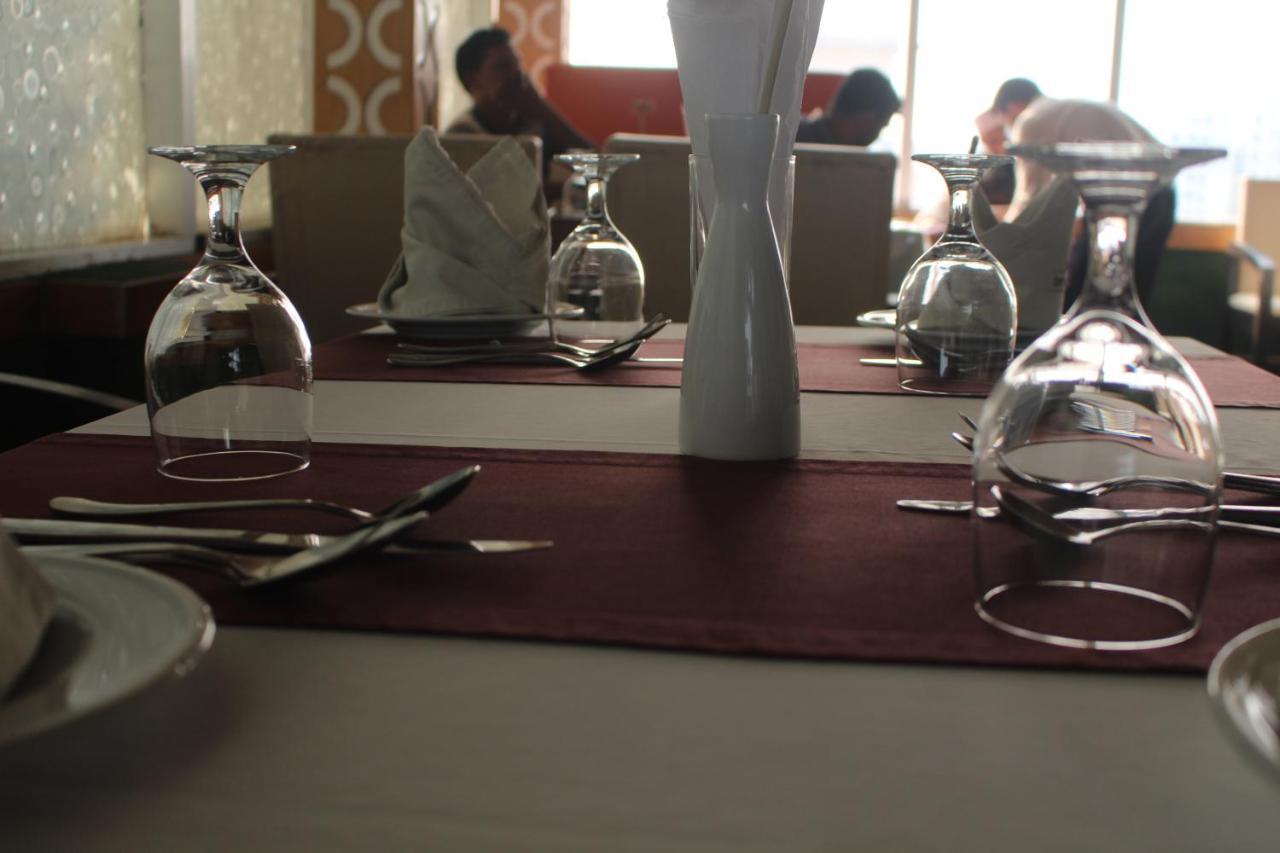Hotel Blue Bird Дакка Екстер'єр фото