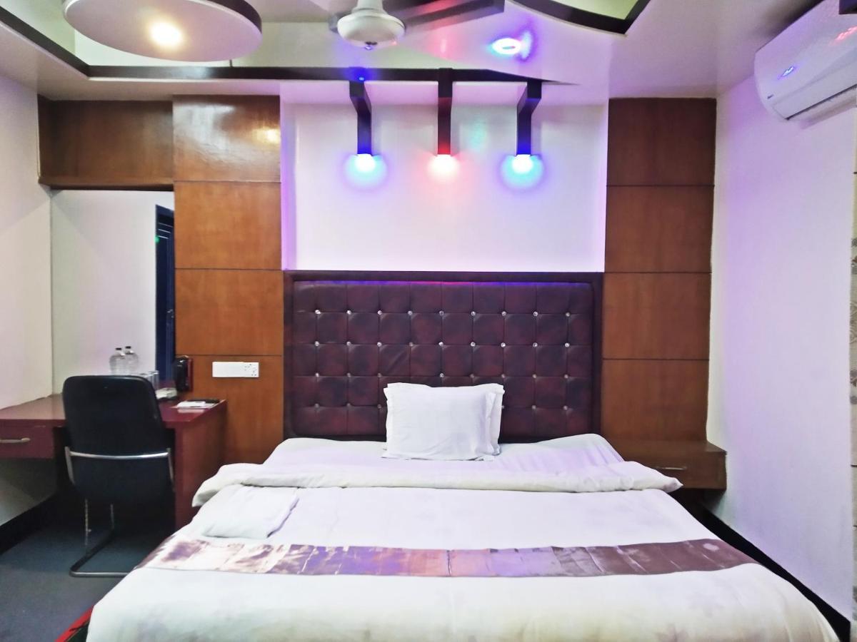 Hotel Blue Bird Дакка Екстер'єр фото
