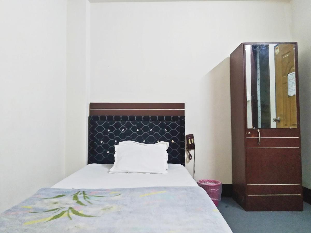 Hotel Blue Bird Дакка Екстер'єр фото
