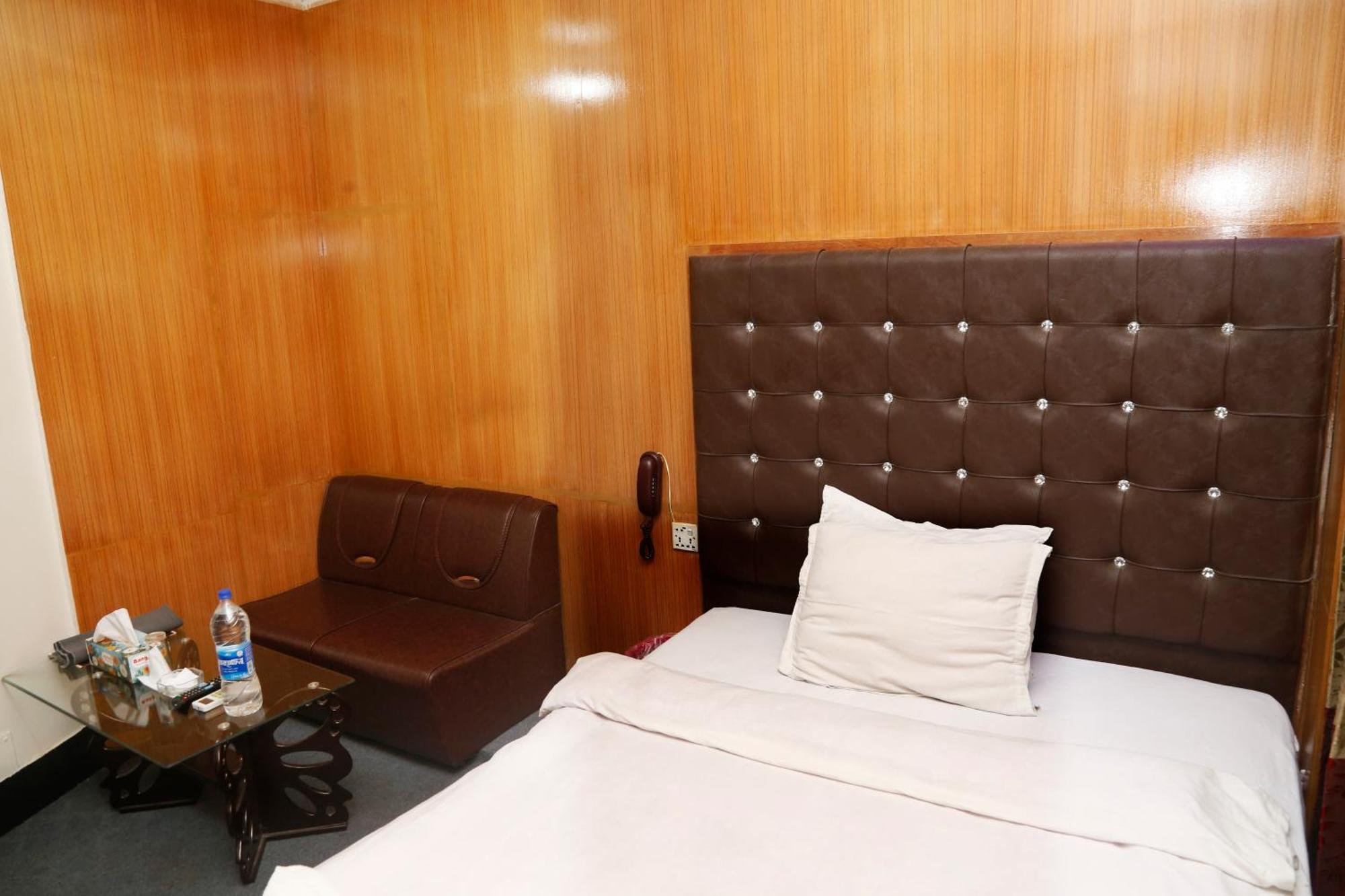 Hotel Blue Bird Дакка Екстер'єр фото