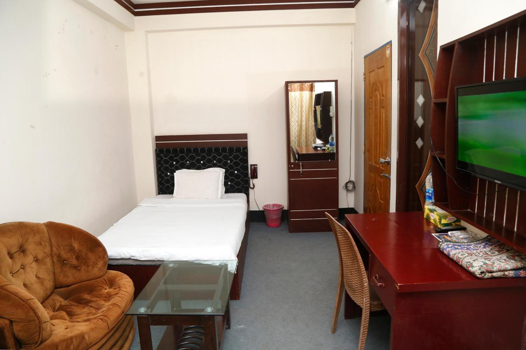 Hotel Blue Bird Дакка Екстер'єр фото