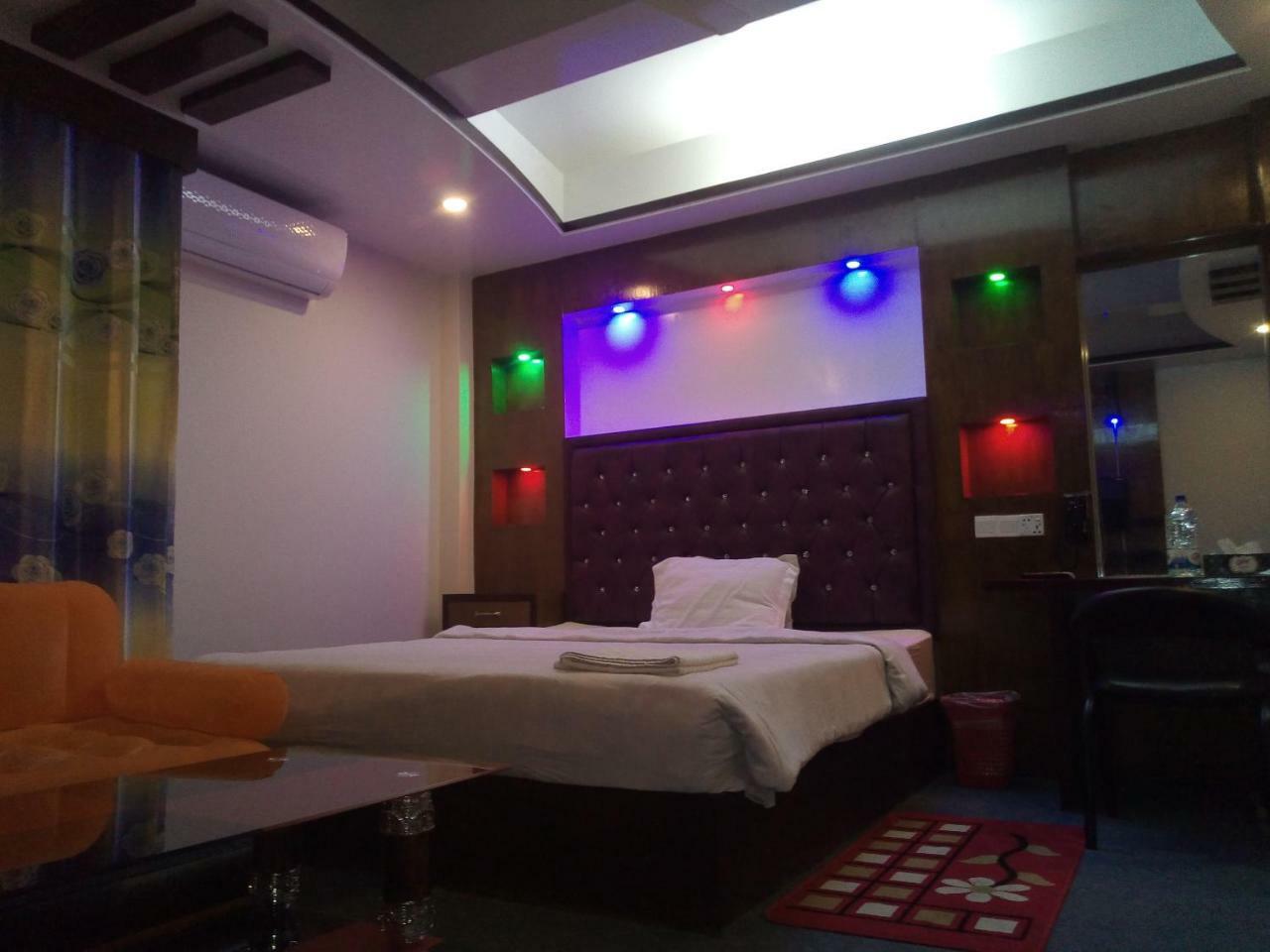 Hotel Blue Bird Дакка Екстер'єр фото